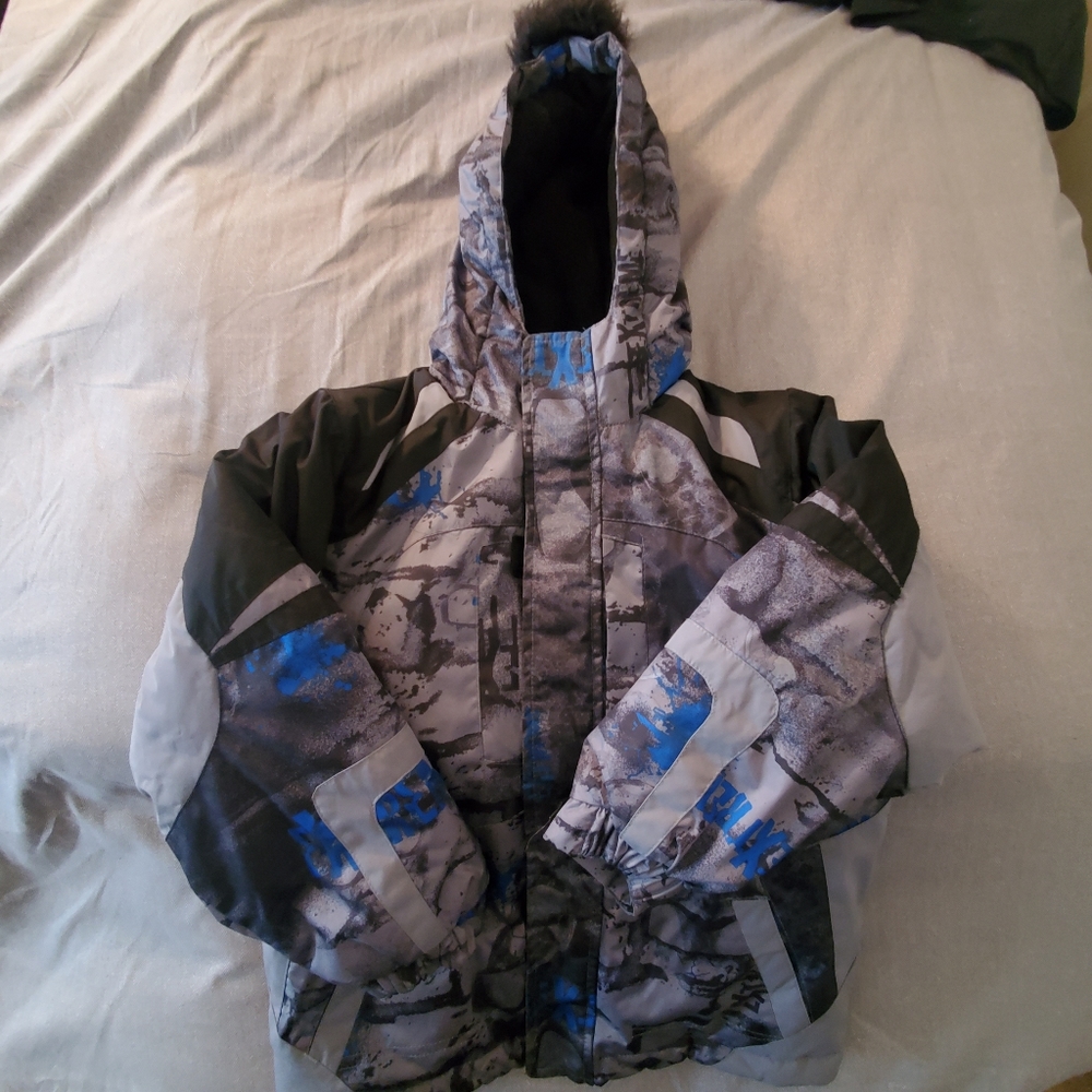 Kids puff jacket with detachable fur mohawk